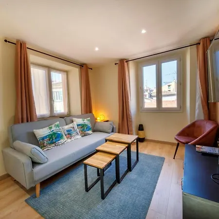 06a2 - Heart Of Old Beautiful Renovated Appartement