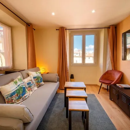 06a2 - Heart Of Old Beautiful Renovated Appartement *