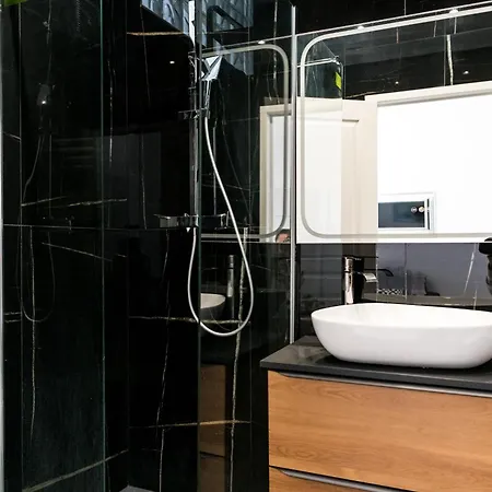 Stylish Modern Near Train Station Appartement *
