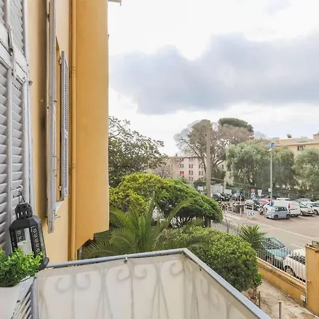 Appartement 2 à 15 Mn De La Nice