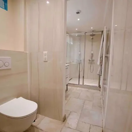 Appartement Piscine Jacuzzi Privée Chauffée, Terrasse Et Garage à
