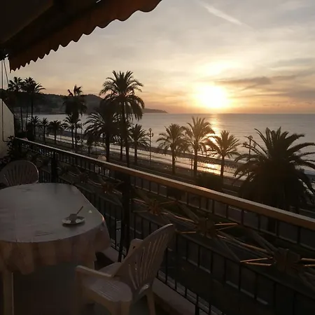 Promenade - Sea Front Palatin Appartement *