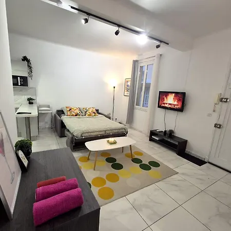 Appartement Rénové Au Centre *