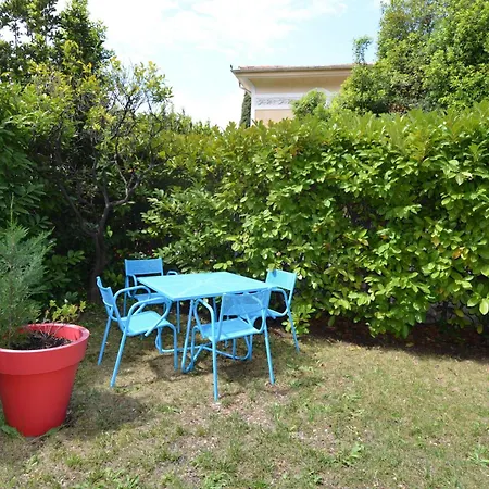 Ancienne Annonce Parc Louisa - D'epoque Avec Jardin Et Parking 4 Personnes *