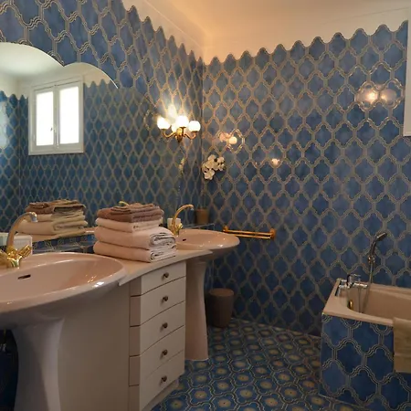 Apartment Ancienne Annonce Parc Louisa - D'epoque Avec Jardin Et Parking 4 Personnes *