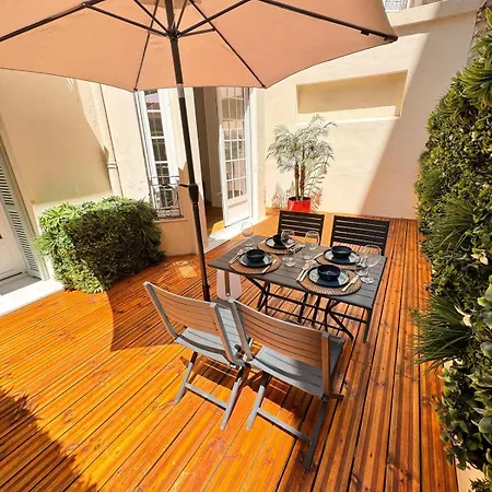 Luxury With Private Terrace In Hébergement de vacances *