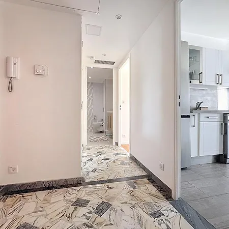 Magnifique Dernier Etage A 300m De La Promenade! *
