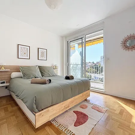 Magnifique Dernier Etage A 300m De La Promenade! *