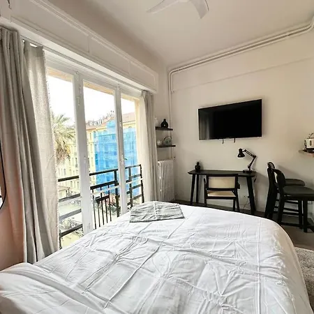 Beau Studio Renove Carre D Or Nice