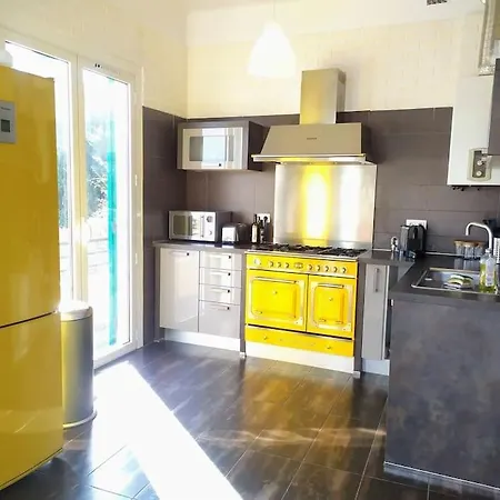 Penthouse 2bedroms 6pax Views & 45m2 Terrace Apartment