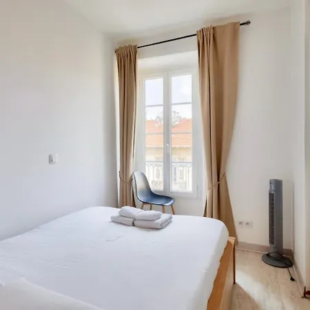 Lovely 1 Bedroom Flat In The Heart Of * Nice
