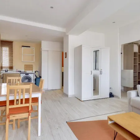 Appartement Lovely 1 Bedroom Flat In The Heart Of *
