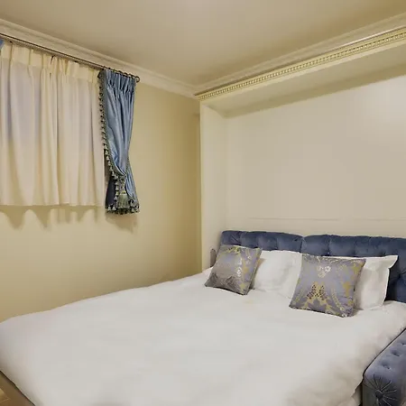 Maison Des Barons Aparthotel 4*