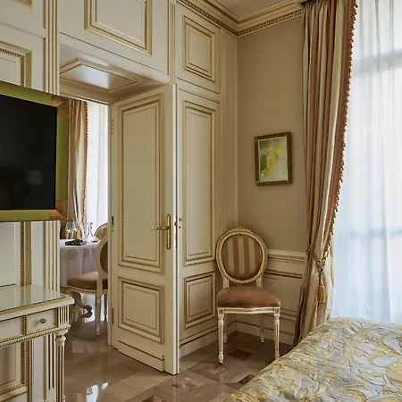 Maison Des Barons Aparthotel 4*