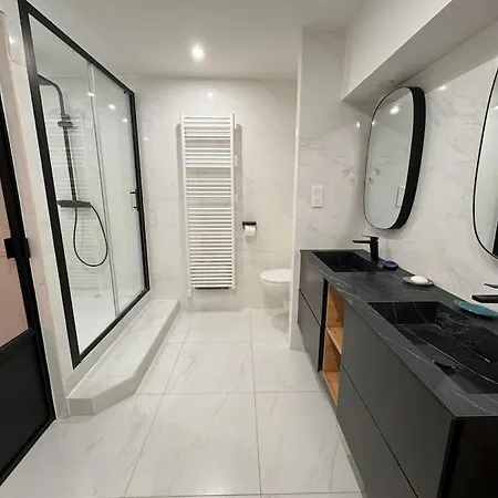 Belle Avec Piscine Et Vue Mer *