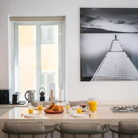 - Bonaparte Apartment *