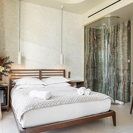Hotel Naomi 3*