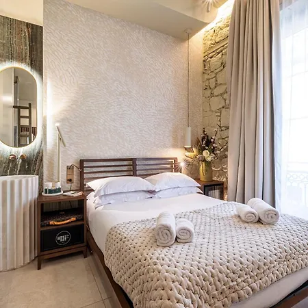 Naomi Hotel 3*