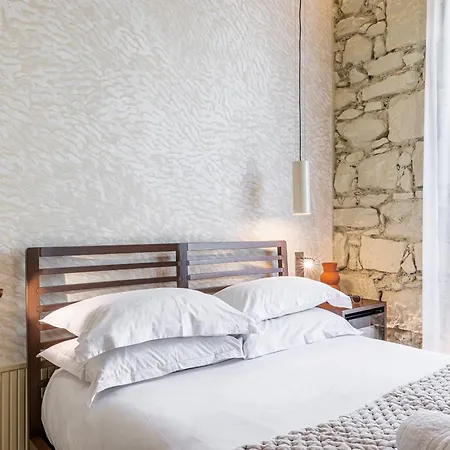Naomi Hotel 3*