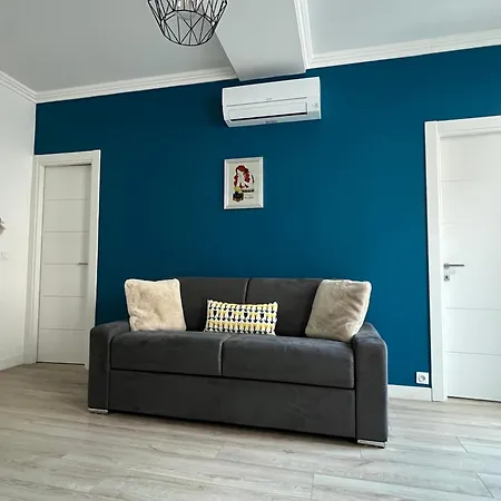 Center 2 Min Walk To Quiet Sunny Balcony Appartement *