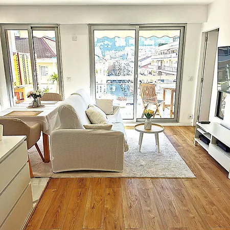 Superbe Luxueux Spacieux 50 M2 Port Appartement Nice