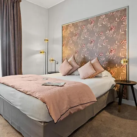 Victoria 4*