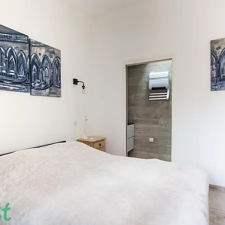 Cocooon Apartment