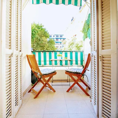Haliviera - Golden Square, 1min From *