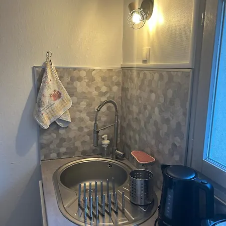 Climatise Avec Terrasse Ombragee Dans Maison Au Calme Et Dans La Verdure Apartment