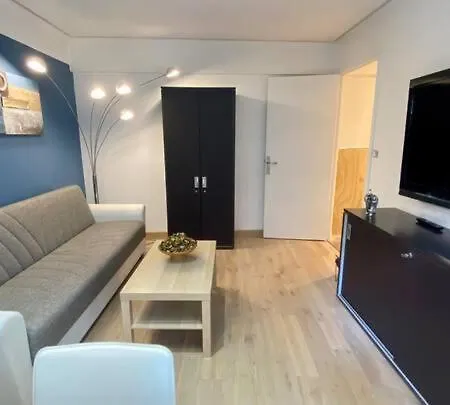 Centre, Renove,calme,proche Plages Et Zone Pietonne Apartment
