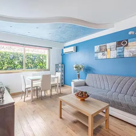 Centre, Renove,calme,proche Plages Et Zone Pietonne Apartment
