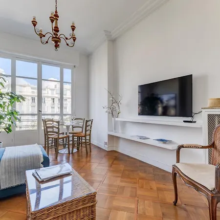 Elegant With Balconies In The Heart Of Hébergement de vacances