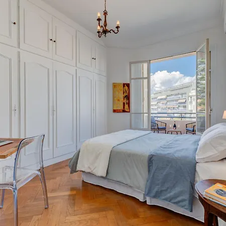 Elegant With Balconies In The Heart Of Hébergement de vacances