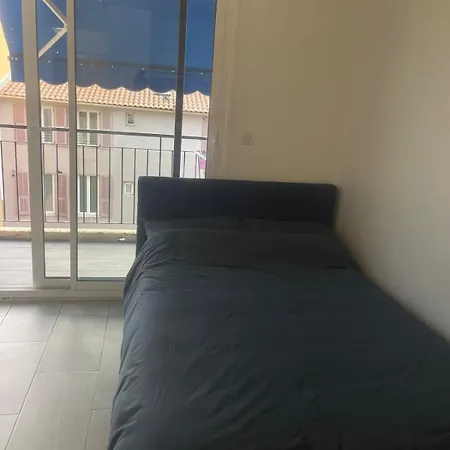 Cozy 20m Studio Nice