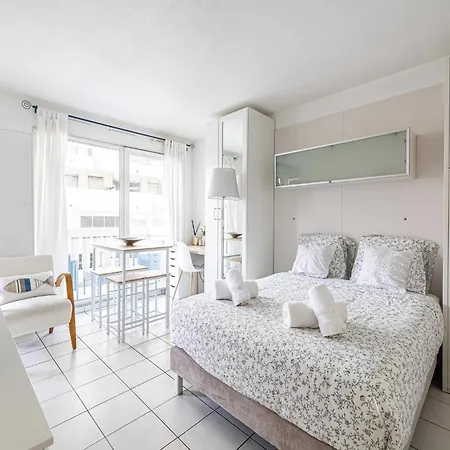 Appartement With Balcony & Pool -heart Of *