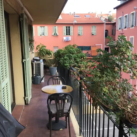 Séjour chez l'habitant Port Quartier Antiquaire