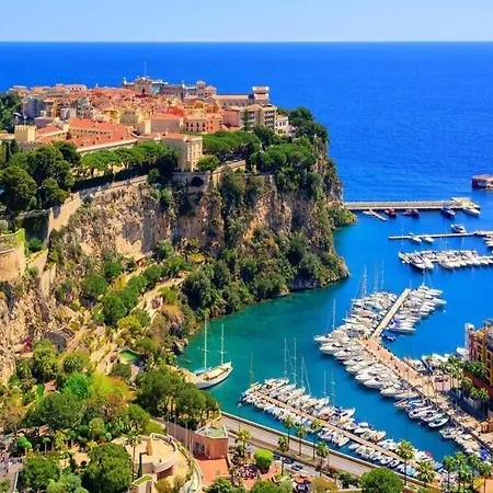 Ancienne Bâtisse En Plein Coeur Du Port Avec Clim Appartement