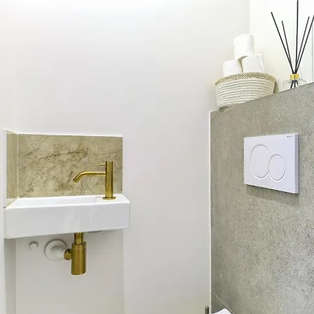 Hyper Centre - Charming Duplex - Luxury - Reversible Air Conditioning - 10 Mins From Place Massena Appartement Nice