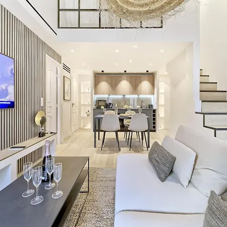 Hyper Centre - Charming Duplex - Luxury - Reversible Air Conditioning - 10 Mins From Place Massena Appartement