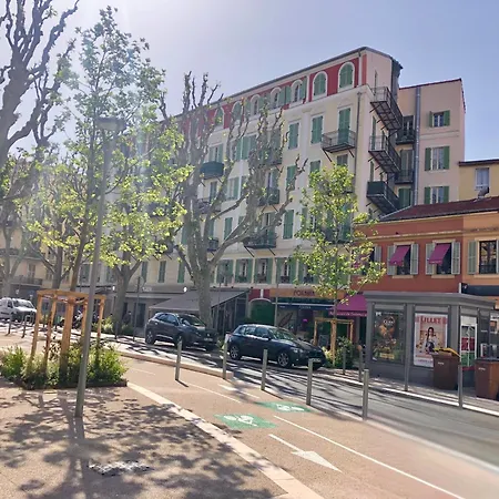 Appartement Place Grimaldi, Close To And Restaurants, With Balcony