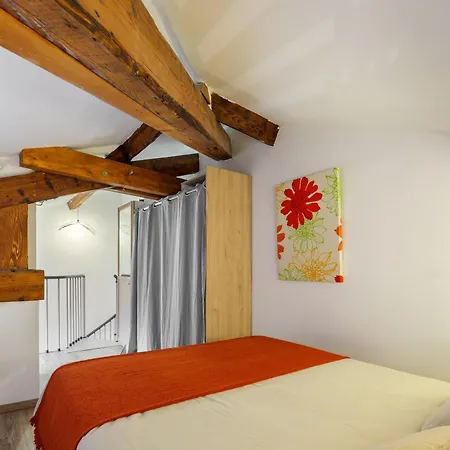 Jolie Duplex Avec Patio Appartement