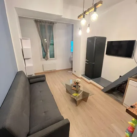 Center Apartment *