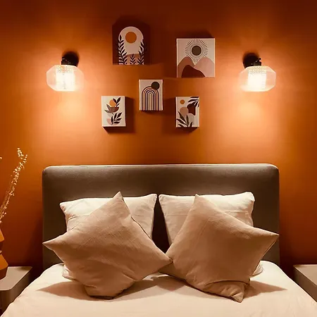 Apartment Old Town Place Rossetti Themed 2br Full Air Conditioning *