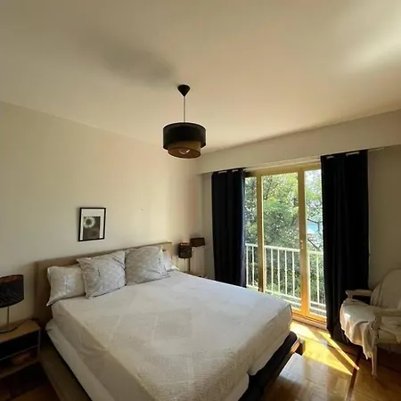Apartment Free Parking! 3 Pieces Calme Proche Port & Centre *