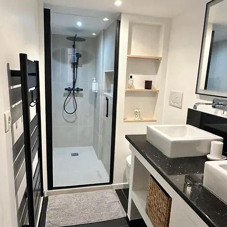 Elegant Flat With Ac, Heart Of Old Nice, Walking To The Beach! Nice