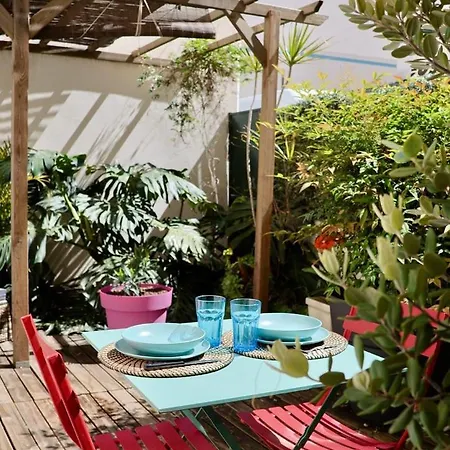 Appartement With Big Terrace Full Center With Air Conditioning *
