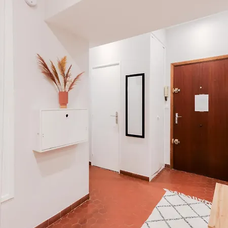 Old Town Place Rossetti Themed 2br Full Air Conditioning Nice