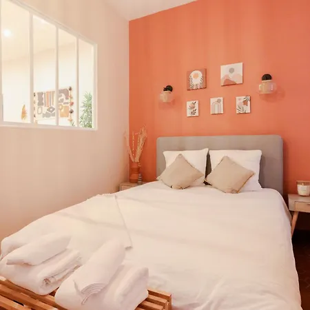 Old Town Place Rossetti Themed 2br Full Air Conditioning Apartment