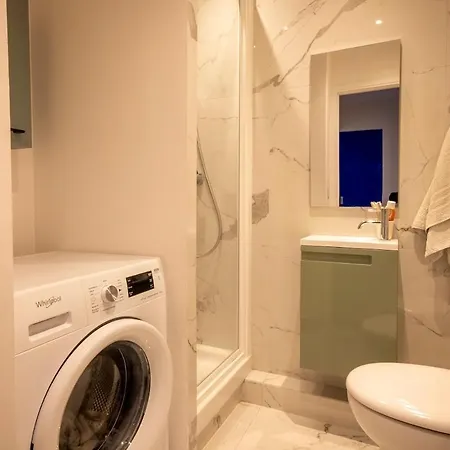 Spacious And Pleasant 3 Bedroom Flat Nice