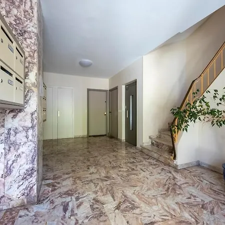 Apartment Spacious And Pleasant 3 Bedroom Flat Nice